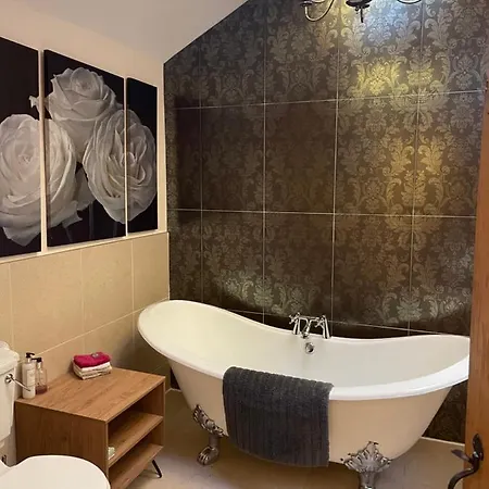 Rookery Barn An Amazing Country Retreat Hot Tub Holiday home