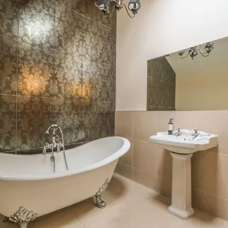 Rookery Barn An Amazing Country Retreat Hot Tub Holiday home *